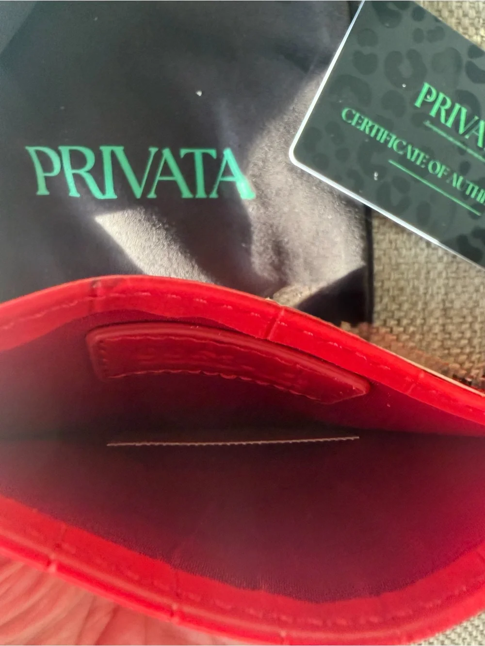Privata indulge quiet